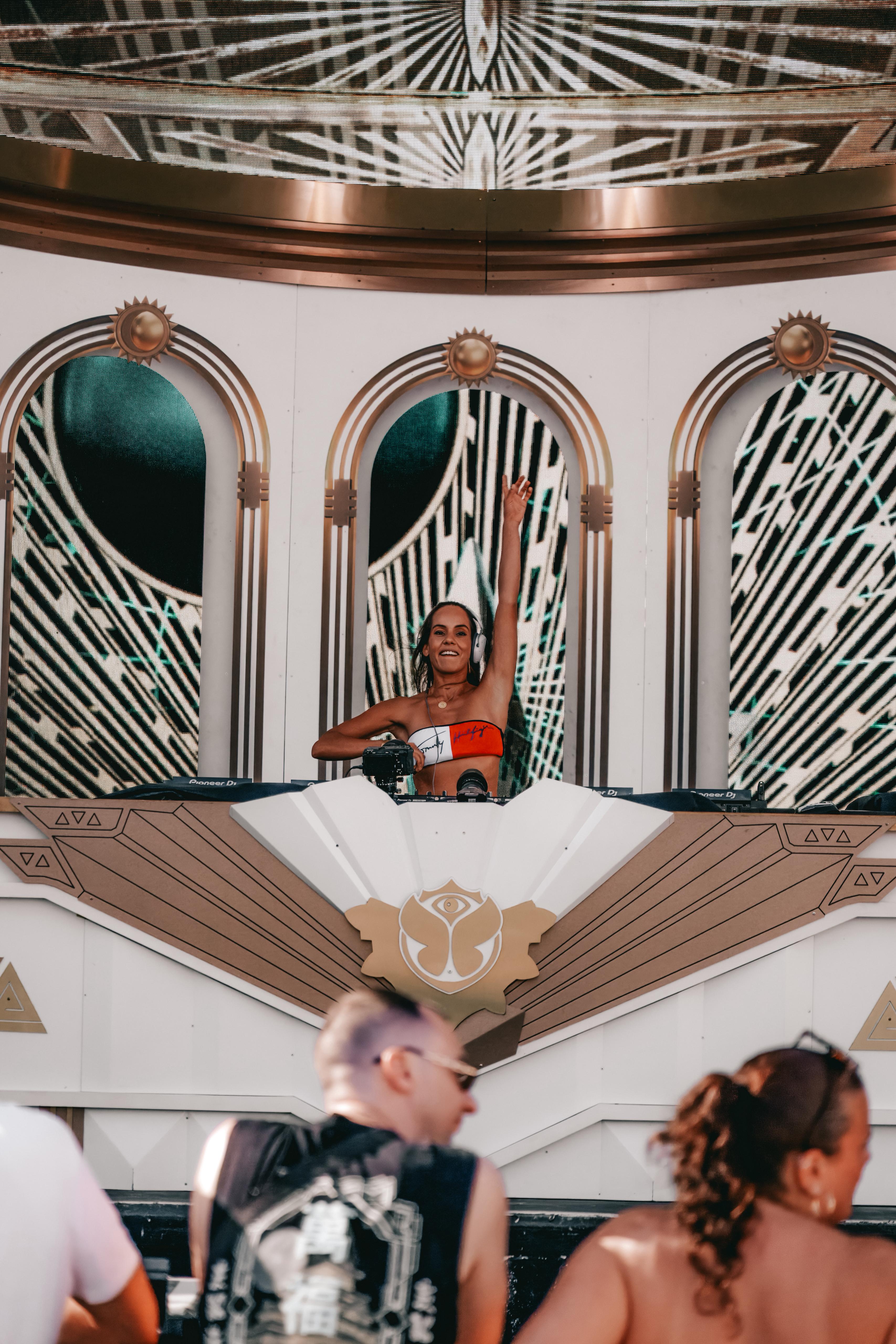 Yazzmin @ Ushuaïa